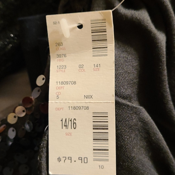 Dress - Picture 8 of 8